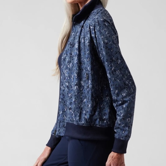 NWT Athleta Brooklyn Bomber Jacket, Size XL Captivate Chrome Blue - Picture 3 of 5